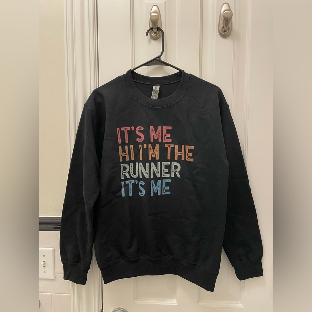 NWOT Black Gildan Sweatshirt Size S Taylor Swift Running